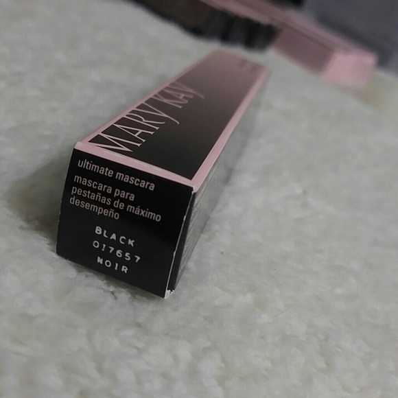 MK Ultimate Mascara - Picture 2 of 2